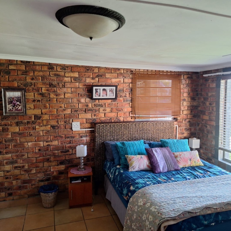 5 Bedroom Property for Sale in Gonubie Eastern Cape